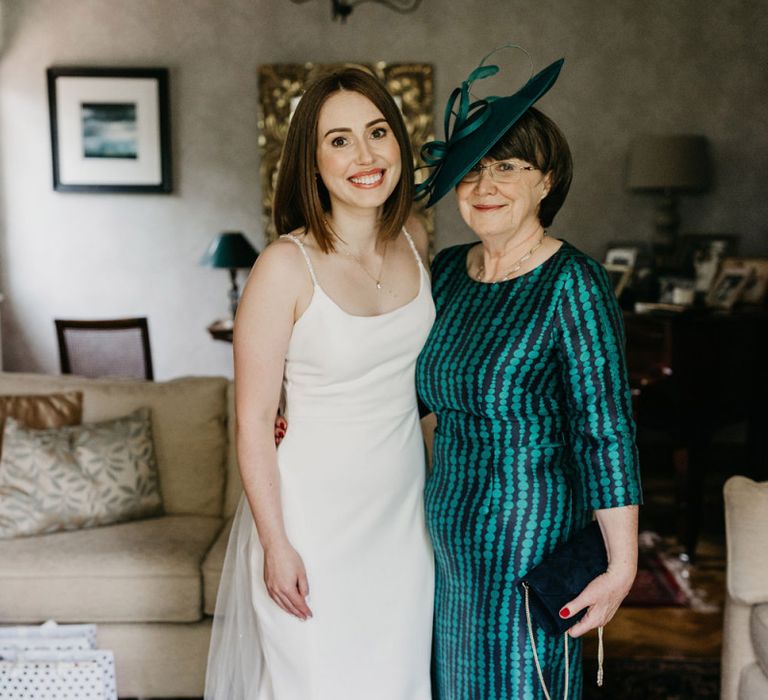 Mother of the bride and daughter on the wedding morning