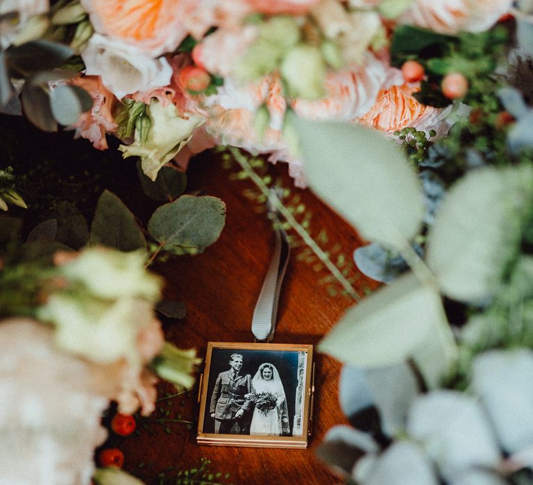 Peach David Austen Rose Wedding Bouquet // Images By Emily &amp; Steve