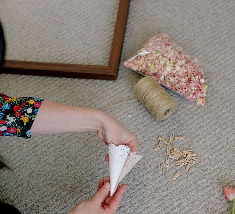 DIY wedding confetti cones using doilies | Confetti Cone Station Tutorial