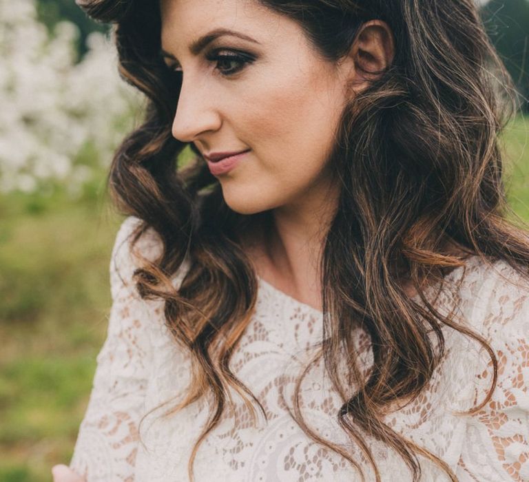 Natural Bridal Beauty and Long Wavy Wedding Hair