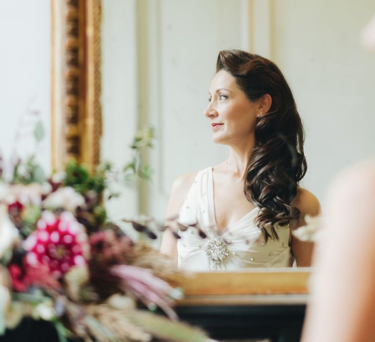 Wedding Morning Bridal Preparations | Finger Waves Bridal Hair | Vintage Wedding Hair | Glamorous, Roaring Twenties, Great Gatsby Inspired Wedding at Villa Borromeo  in Italy | Matrimoni all’Italiana Photography