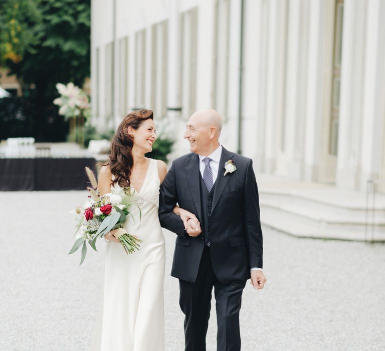 Bridal Entrance in Silk Jenny Packham Gown | Glamorous, Roaring Twenties, Great Gatsby Inspired Wedding at Villa Borromeo  in Italy | Matrimoni all’Italiana Photography