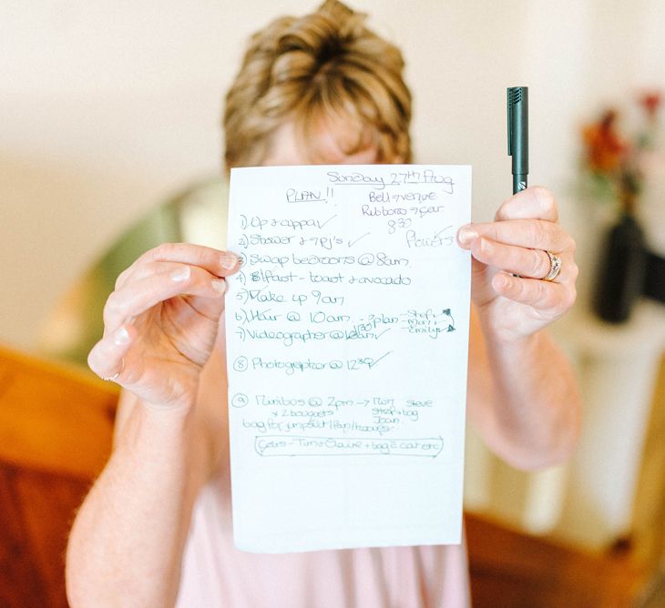 Bridal Morning Preparations | Getting Ready Timeline | Hazel Gap Barn Wedding with Bride Arriving by Kit Car | Sarah-Jane Ethan Photography