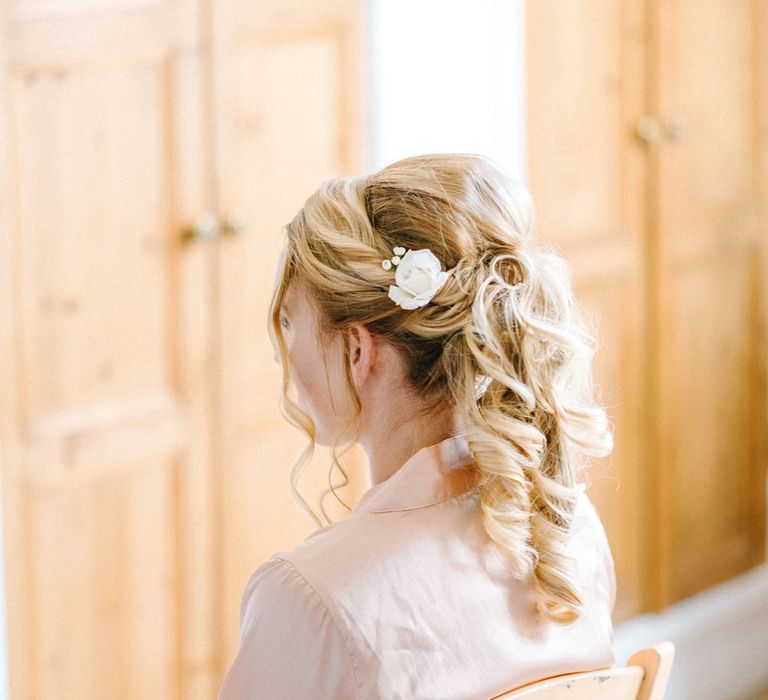 Bridal Morning Preparations | Hazel Gap Barn Wedding with Bride Arriving by Kit Car | Sarah-Jane Ethan Photography