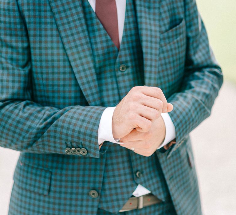 Groom in Blue Check Paul Smith Suit | Loose Bouquet of White Flowers and Foliage | Hazel Gap Barn Wedding with Bride Arriving by Kit Car | Sarah-Jane Ethan Photography