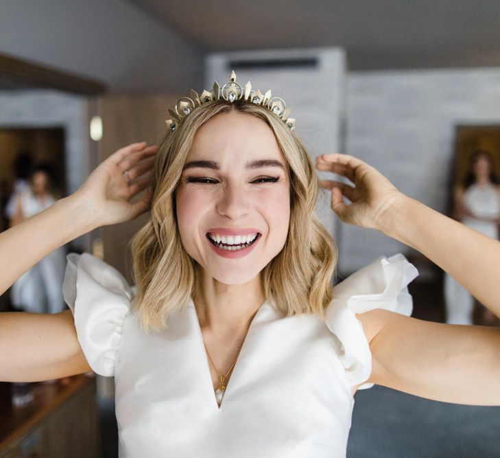 Bridal crown for stylish wedding