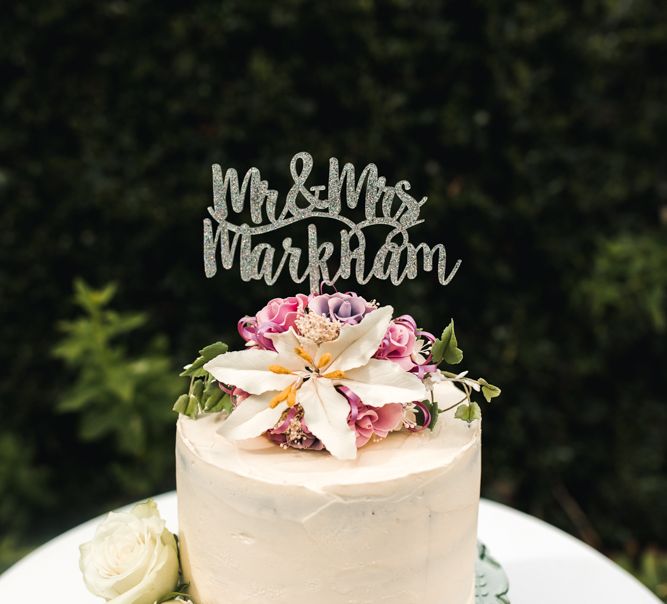 Small wedding cake for micro wedding