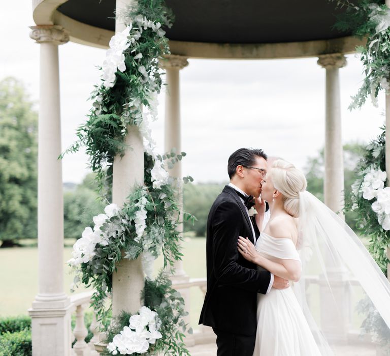 You may now kiss the bride moment at Froyle Park wedding