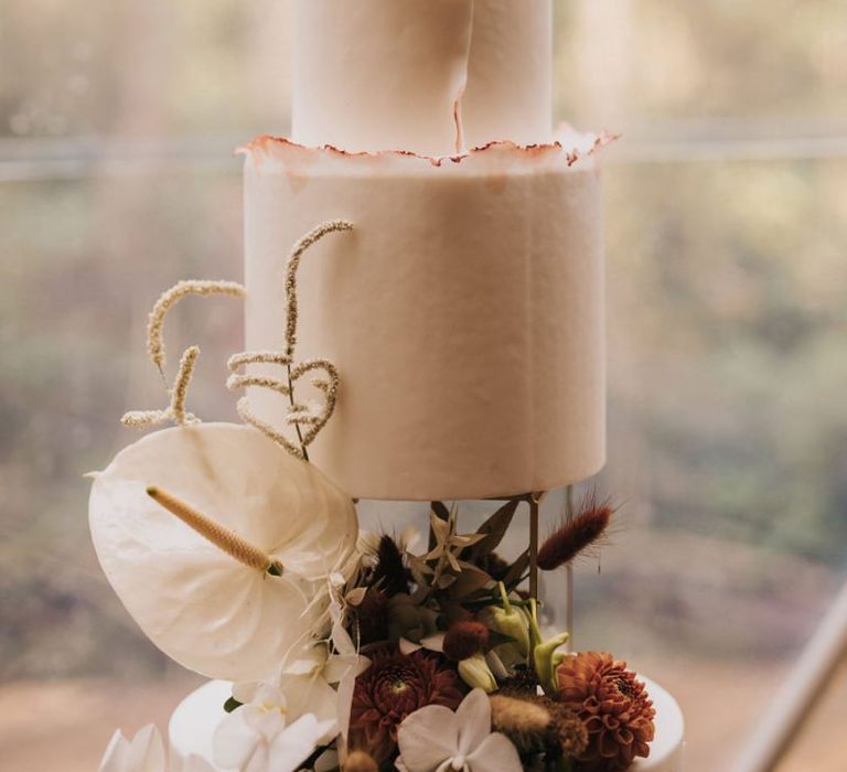 Elegant Wedding Cake in Geometric Dome