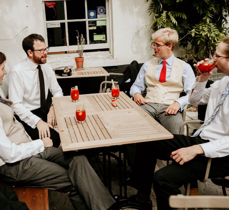 Groom &amp; Groomsmen In Tails // Image By Green Antlers Photography