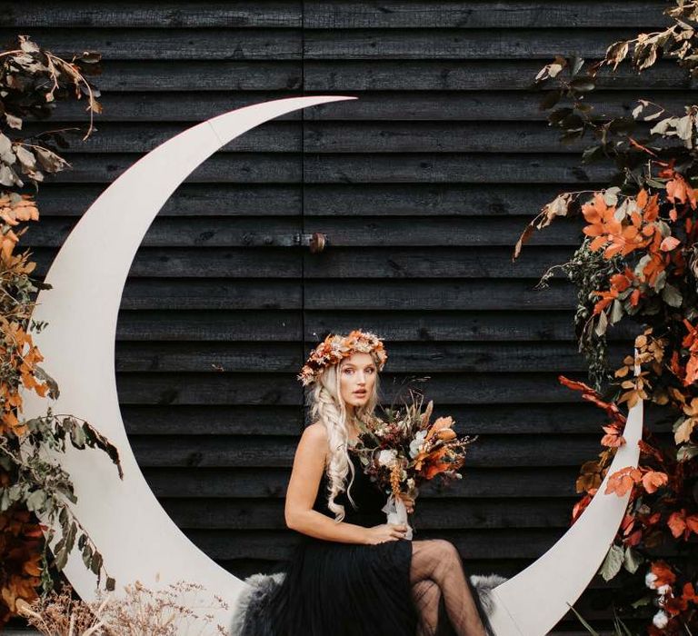 Halloween wedding decor and autumn flowers