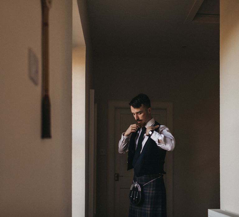 Groom preparations at Guardswell Farm