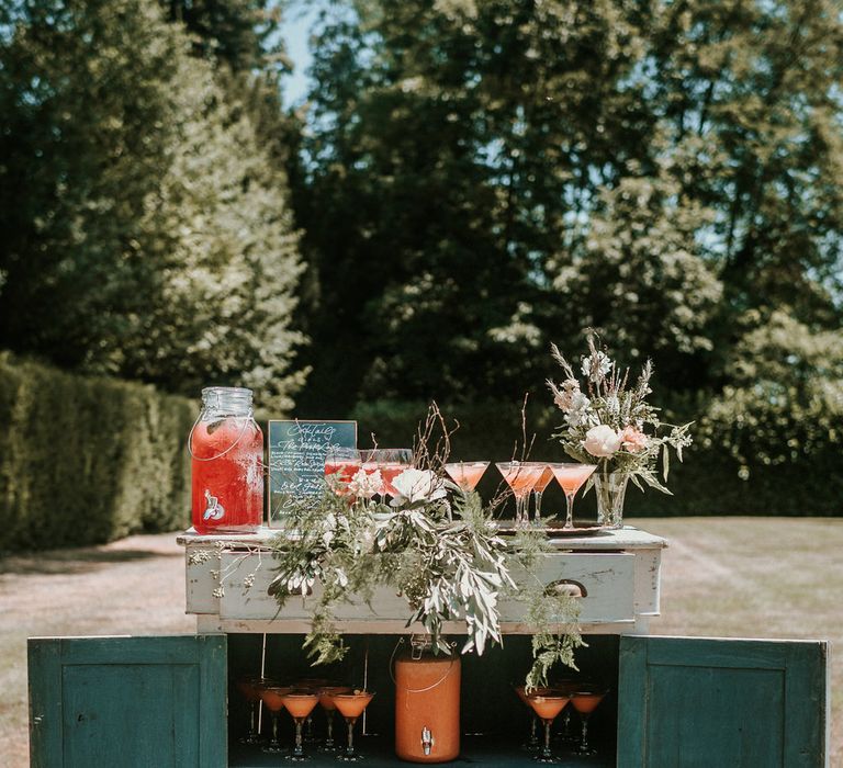 DIY outdoor cocktail bar | Bespoke Planning and Styling by Helaina Storey Wedding Design | Image by Alice Cunliffe Photography