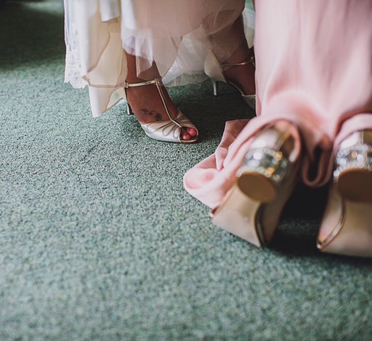 Wedding Morning Bridal Preparations | DIY Bright Family Wedding at Plas Glansevin in Carmarthenshire, Wales |  O&amp; C Photography