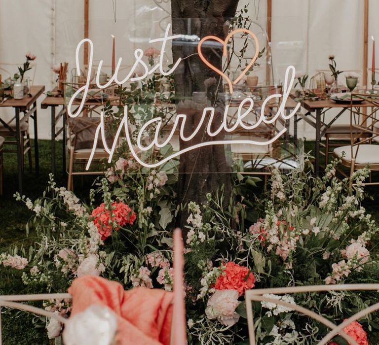 Just married neon wedding sign