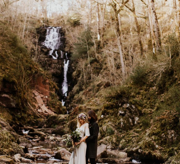 Natural Woodland Highland Bride Inspiration at Loch Lomond, Scotland | ASOS Batwing Dress | Oversized Bridal Bouquet | Lyndsey Anne Photography