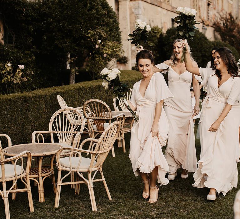 Bridesmaids in pink dresses