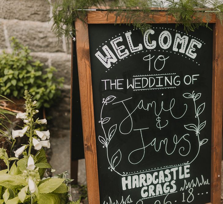 Chalkboard Welcome Sign For Wedding / Image By Lianne Gray Photography