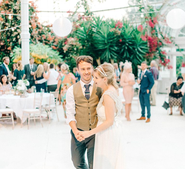 Giselle Dress By Anna Campbell Sefton Park Palm House Wedding Photography By Sarah Jane Ethan