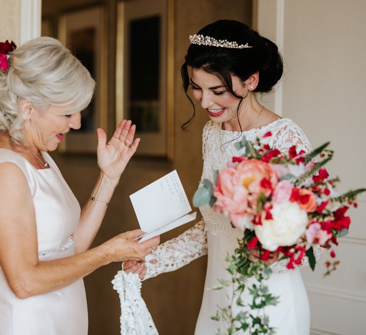 Mother of the bride reads emotional letter that bride wrote for her and tries to keep herself from crying