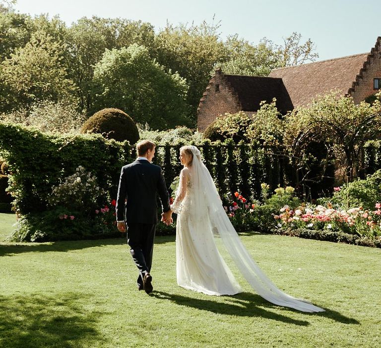 Juliet Cap Veil For A Wildflower Filled Wedding At Chenies Manor // Bride In Apache By Jenny Packham // Image By Eneka Stewart Photography