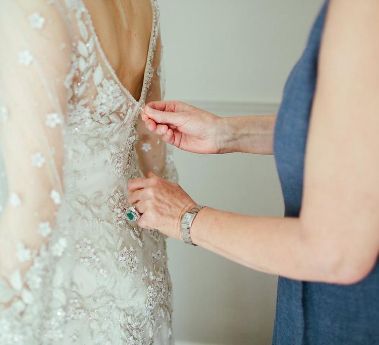 Juliet Cap Veil For A Wildflower Filled Wedding At Chenies Manor // Bride In Apache By Jenny Packham // Image By Eneka Stewart Photography