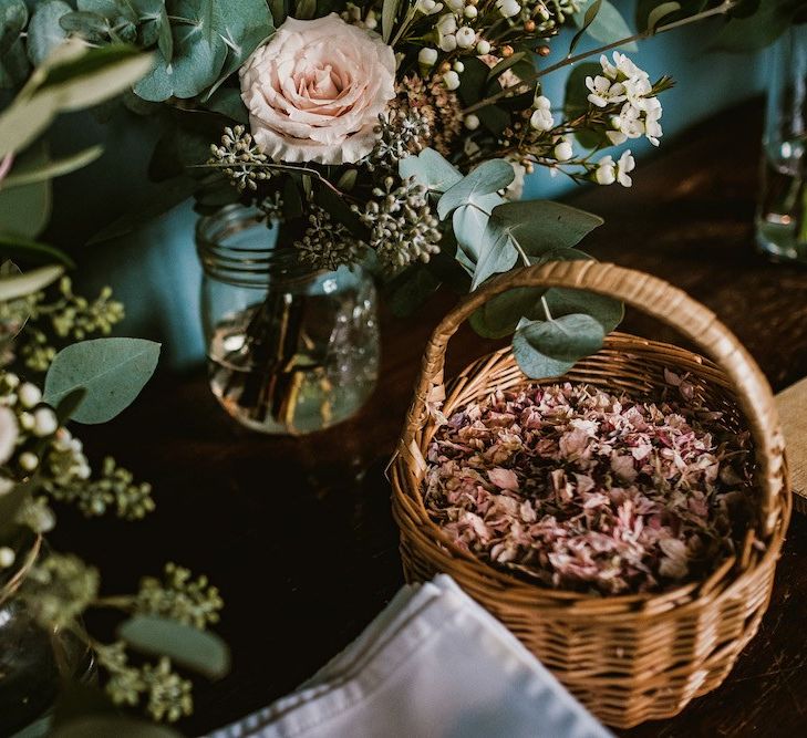 Confetti basket at Chateau Rigaud