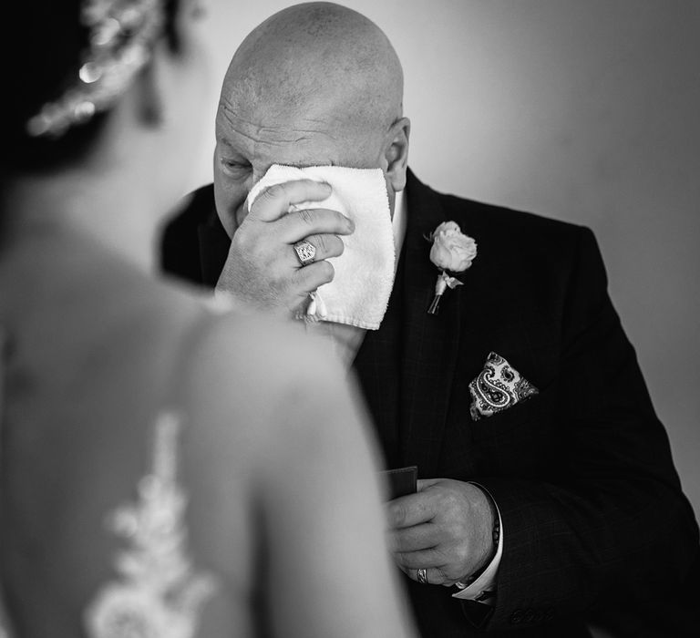 Emotional Father of The Bride Seeing his Daughter For The First Time