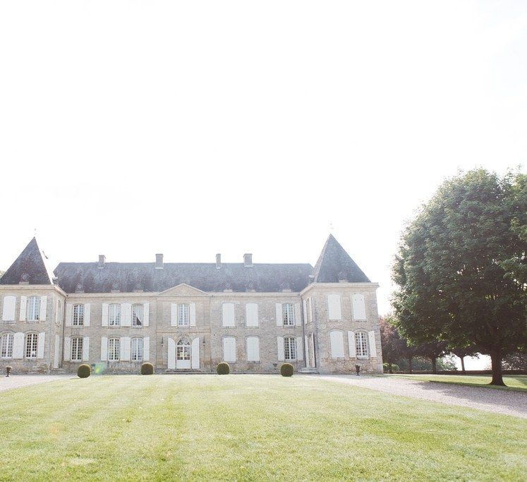 L'heure Opulente - Laid Back French Chic, Paired with Elegant British Twists by Simply Pergord Weddings at Le Jardin à La Française Chateau | Mathilde Dufraisse Photography