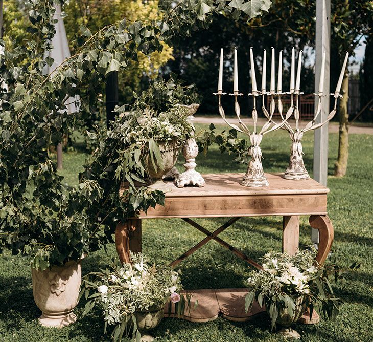 Wedding Decor | Luxe Blush Pink Glasshouse Wedding at Cortal Gran, Spain Planned by La Puta Suegra  | Sara Lobla Photography