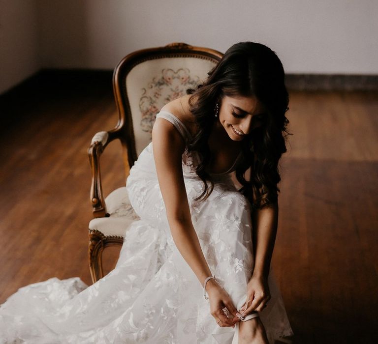 White wedding shoes for black and white colour scheme wedding