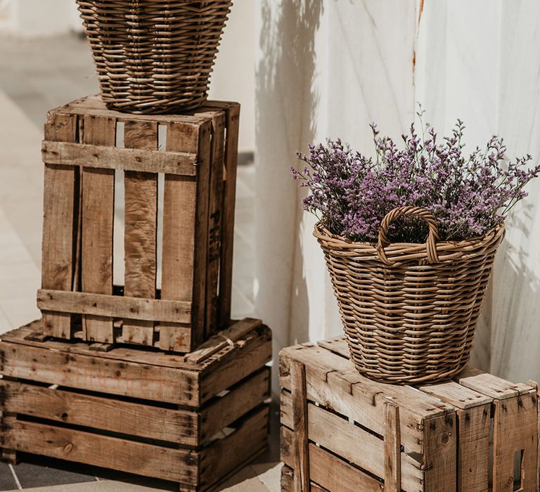 Rustic Crate &amp; Flower Basket Wedding Decor | Malaga Destination Wedding | Sara Lobla Photography | Un Par de Medias Film