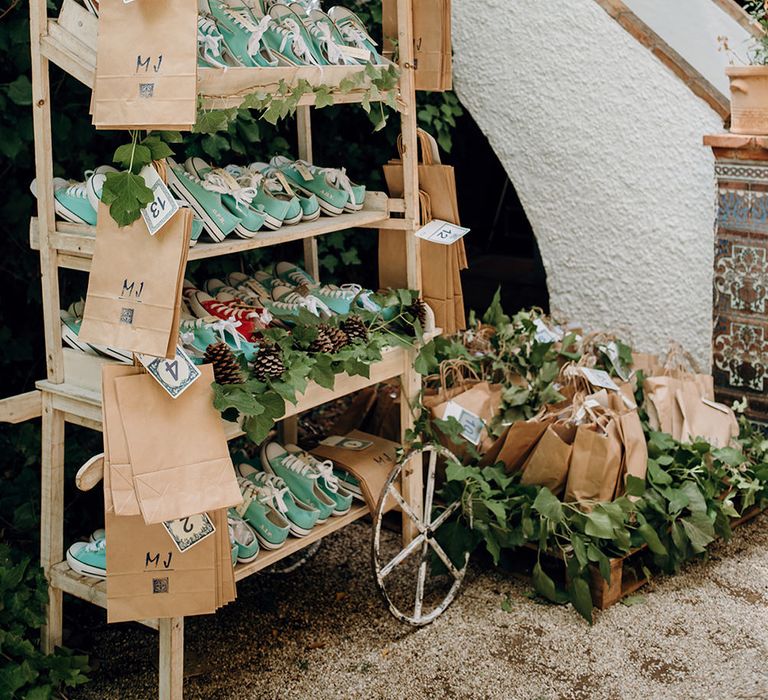 Mint Green, Personalised Converse Trainer Favours | Wedding Favours | Malaga Destination Wedding | Sara Lobla Photography | Un Par de Medias Film