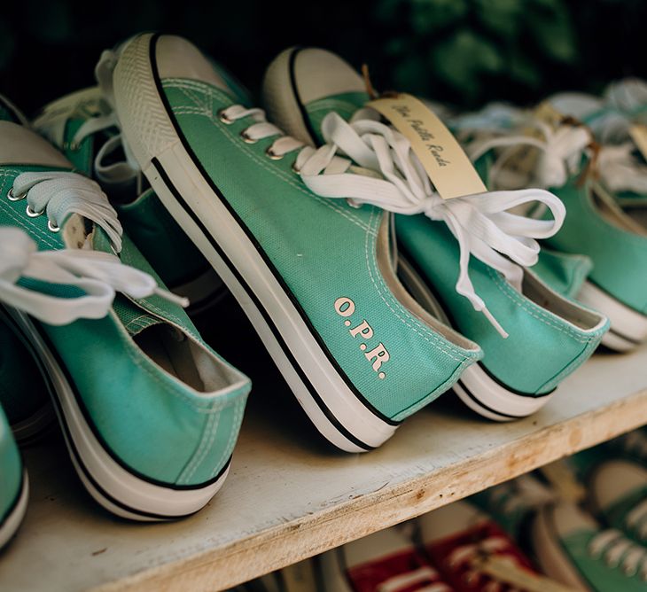 Mint Green, Personalised Converse Trainer Favours | Wedding Favours | Malaga Destination Wedding | Sara Lobla Photography | Un Par de Medias Film