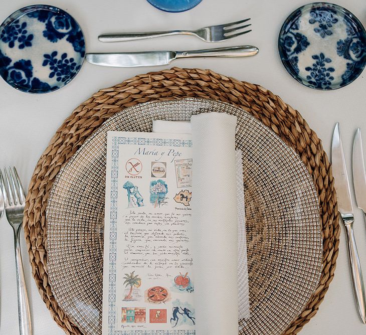 Place Setting with Natural Mats | Malaga Destination Wedding | Sara Lobla Photography | Un Par de Medias Film