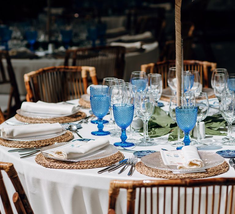 Blue Goblets Reception Decor | Malaga Destination Wedding | Sara Lobla Photography | Un Par de Medias Film