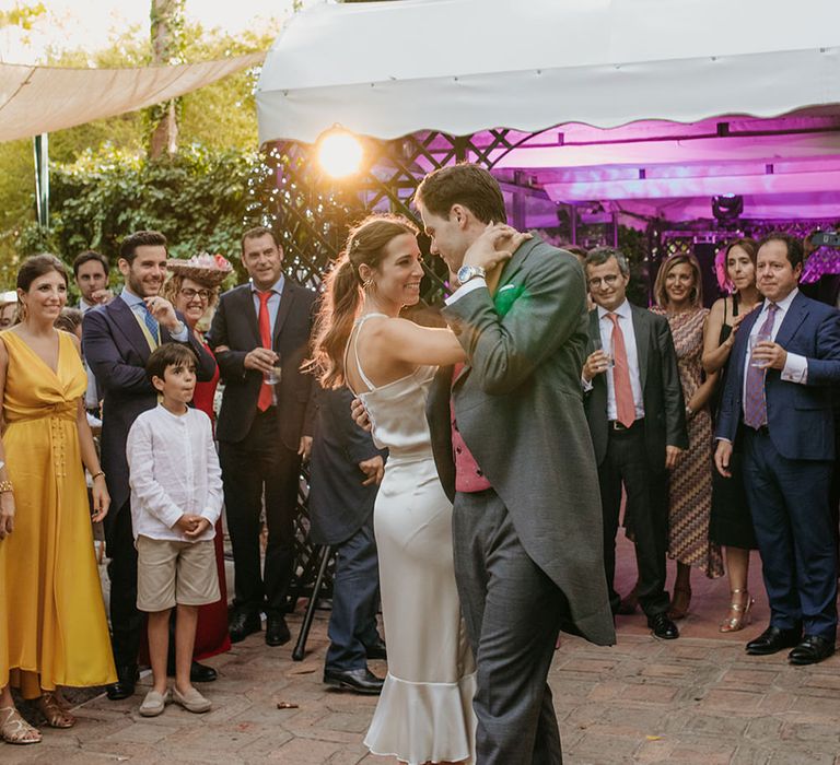 Bride &amp; Groom Tango First Dance | Malaga Destination Wedding | Sara Lobla Photography | Un Par de Medias Film