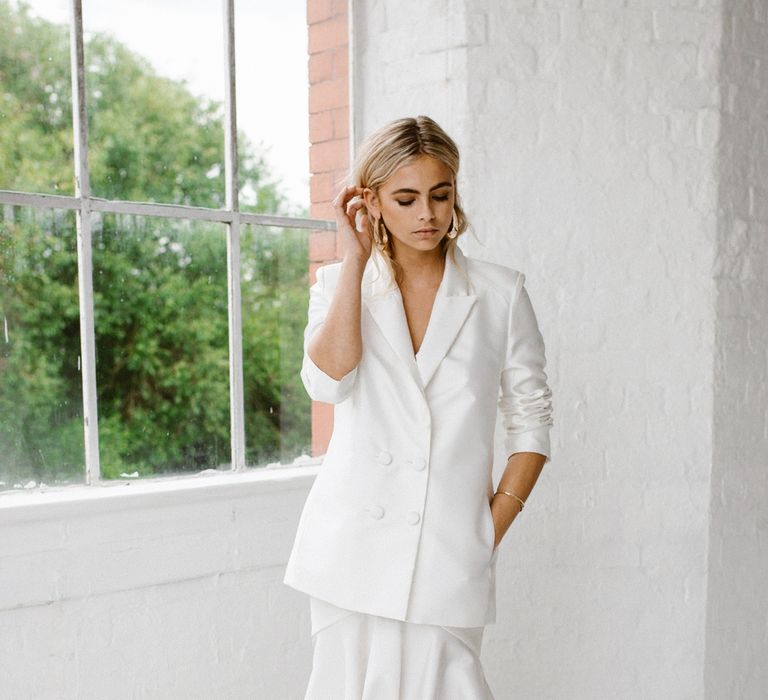 White Blazer From Halfpenny London // Minimalist Bridal Inspiration Styled By One Stylish Day With Foliage &amp; Dried Flowers // Bridal Wear By Halfpenny London // Images By Agnes Black