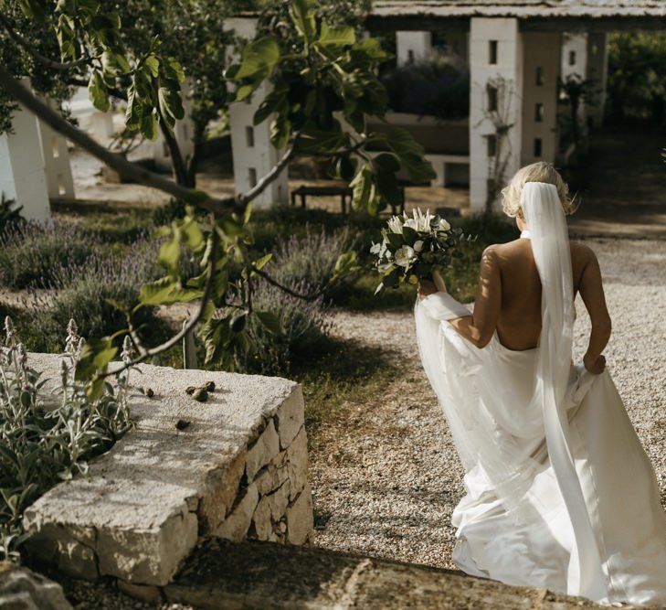 Backless wedding dress with veil for destination wedding