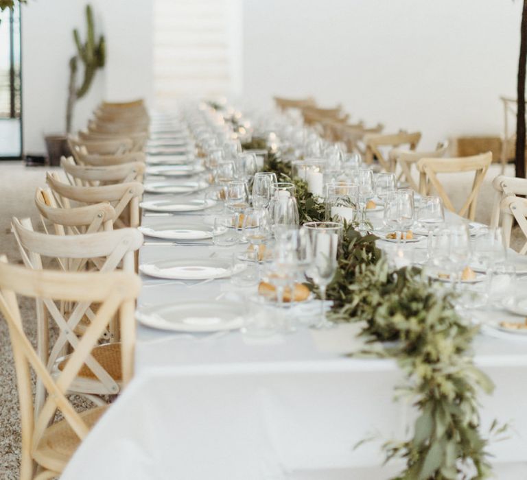 Foliage table runner and simple decor at Masseria Moroseta