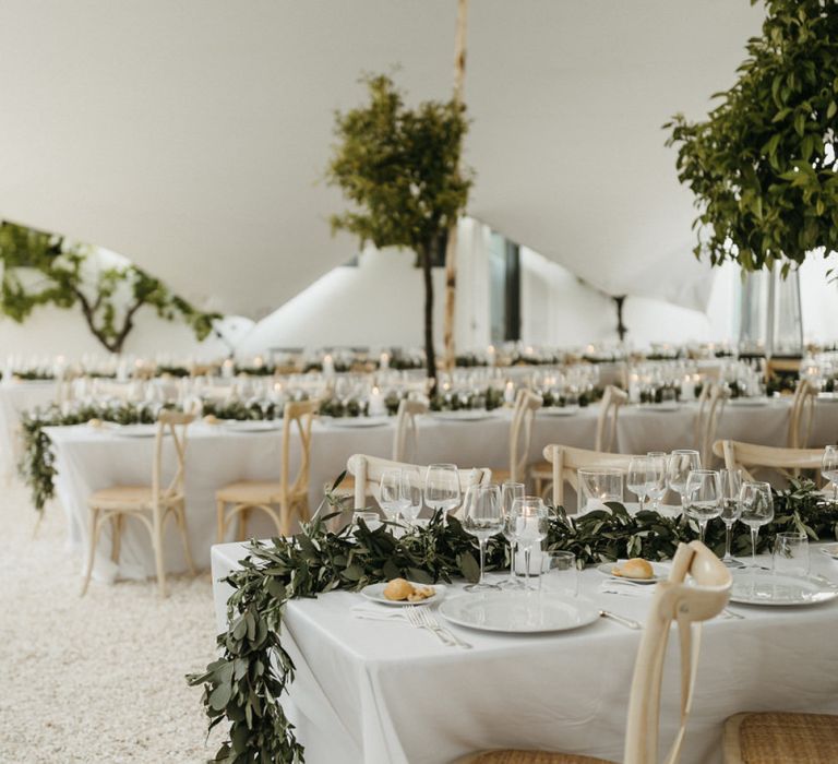 Minimalist wedding decor at Masseria Moroseta