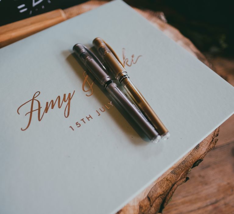 Guest Book // Image By Ross Talling Photography