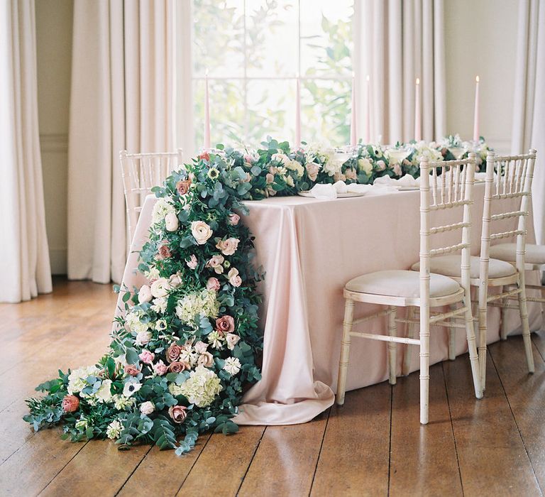 Floral Runner With Fresh Flowers Roses And Anemones // Image By Imogen Xiana