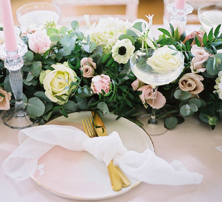 Floral Runner With Fresh Flowers Roses And Anemones // Image By Imogen Xiana