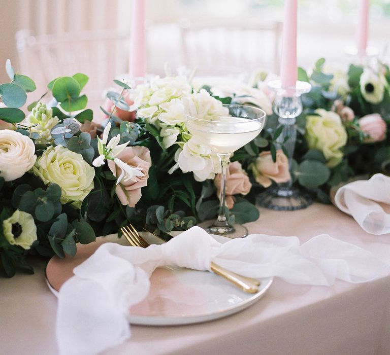 Floral Runner With Fresh Flowers Roses And Anemones // Image By Imogen Xiana