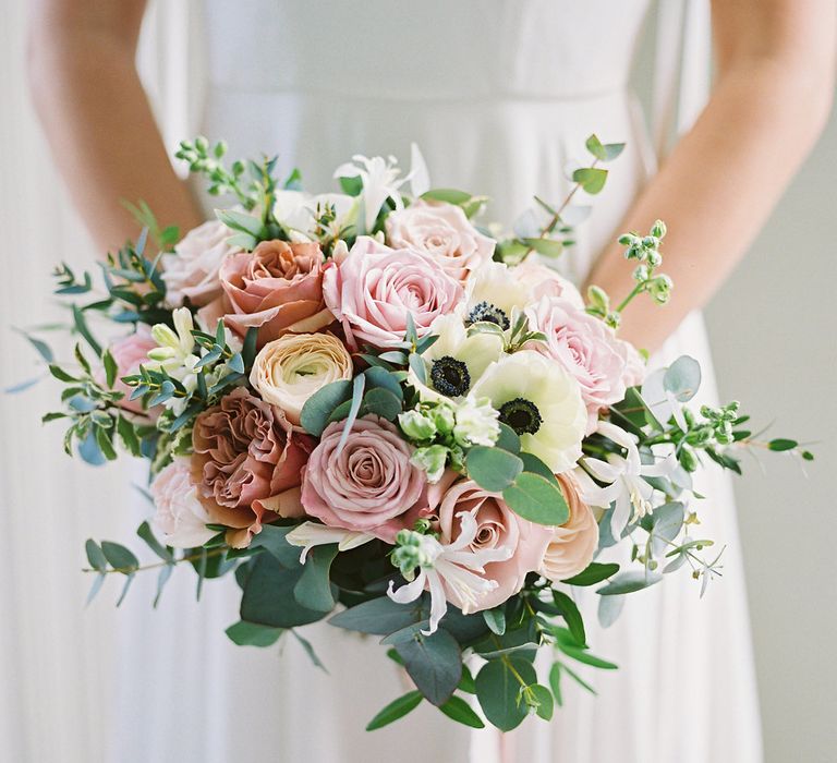 Rose &amp; Anemone Wedding Bouquet // Image By Imogen Xiana