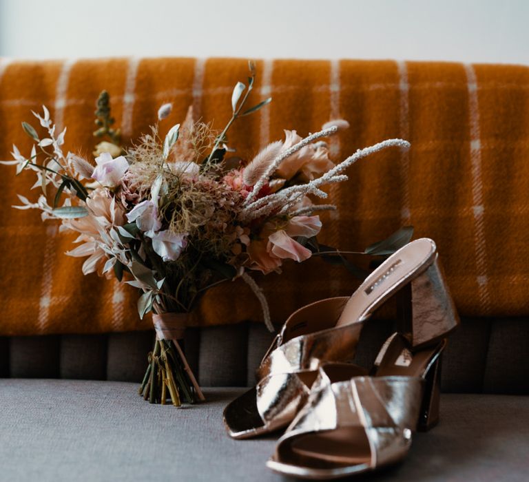 Bridal bouquet in Autumn wedding colours