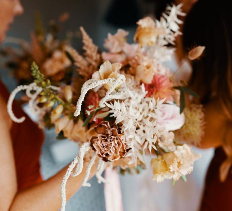 Bridal bouquet in Autumn wedding colours