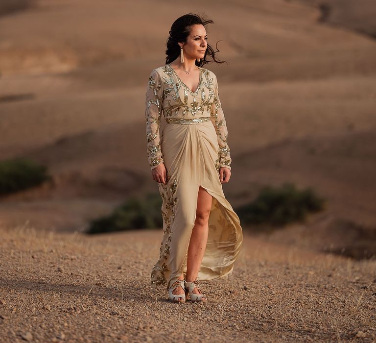 Scarabeo Desert Portrait | Paradise Destination Wedding at Jnane Tamsna in Marrakech, Morocco | Nordica Photography | Matteo Castelluccia Film