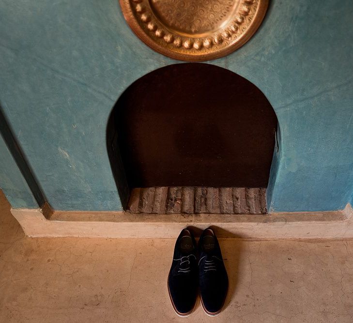 Groomsmen Preparations | Groom Shoes | Paradise Destination Wedding at Jnane Tamsna in Marrakech, Morocco | Nordica Photography | Matteo Castelluccia Film